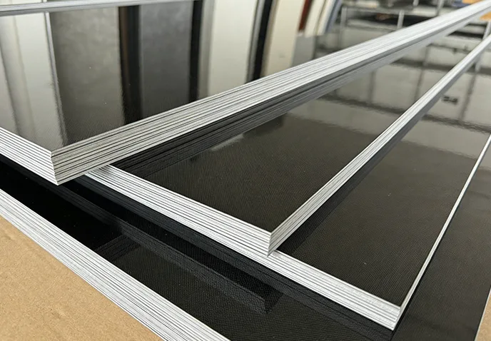 Ang mga tampok ng PET Mirror Carbon Crystal Wall Panel.