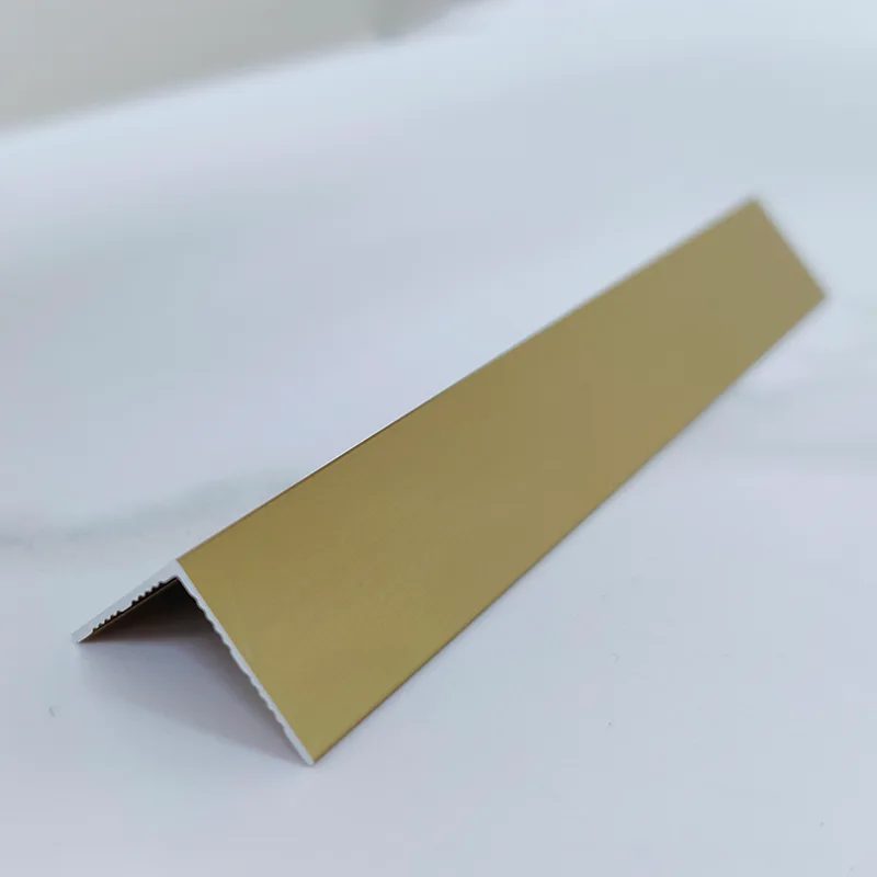 90° right-angle na Trim